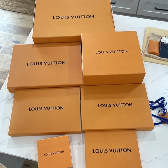 Authentic Louis Vuitton - Boxes, Dust Bags, Gift Envelopes, Etc. - Picture 8 of 9